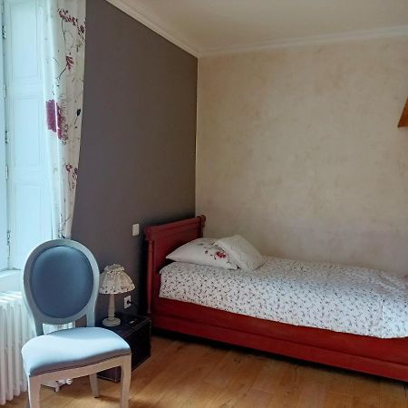 Le Manoir "Aux Douves" Panzió Bazoges-en-Paillers Kültér fotó