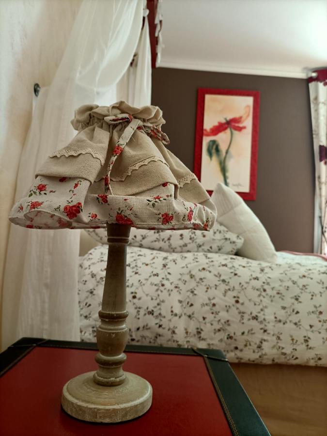 Le Manoir "Aux Douves" Panzió Bazoges-en-Paillers Kültér fotó