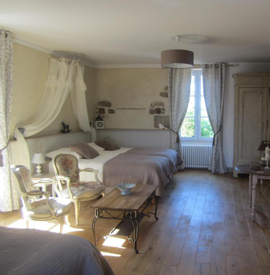 Le Manoir "Aux Douves" Panzió Bazoges-en-Paillers Kültér fotó