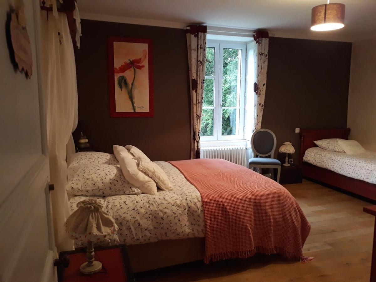 Le Manoir "Aux Douves" Panzió Bazoges-en-Paillers Kültér fotó