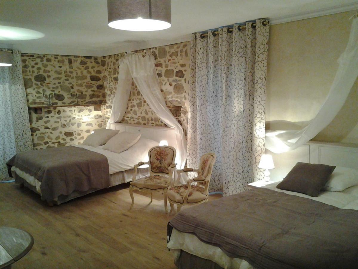 Le Manoir "Aux Douves" Panzió Bazoges-en-Paillers Kültér fotó