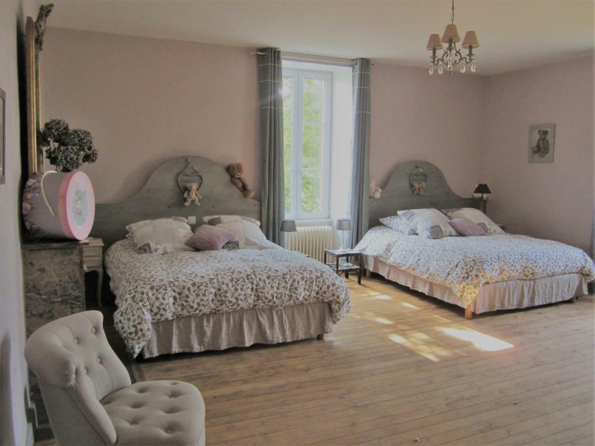 Le Manoir "Aux Douves" Panzió Bazoges-en-Paillers Kültér fotó