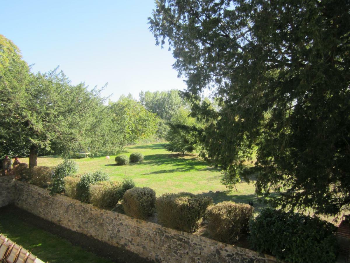 Le Manoir "Aux Douves" Panzió Bazoges-en-Paillers Kültér fotó